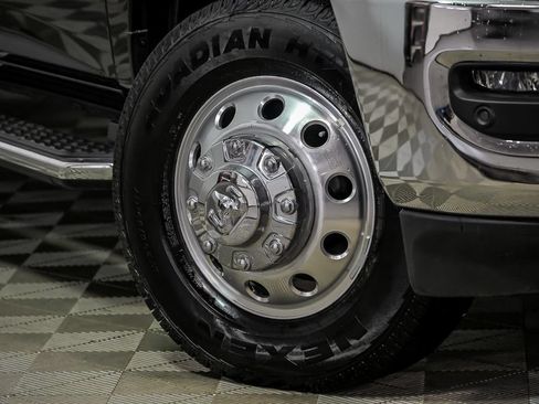 Used 2025 RAM 3500 Laramie AWD/4WD image 3