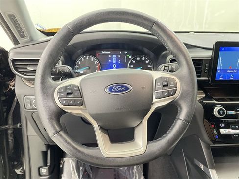 Used 2021 Ford Explorer Limited w/ Hybrid Equipment Group 310A image 33