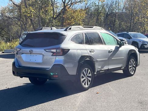 Certified 2023 Subaru Outback Premium image 5