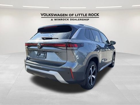 New 2025 Volkswagen Tiguan SE image 5