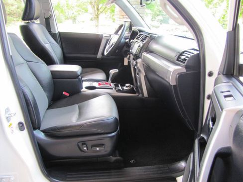 Used 2019 Toyota 4Runner SR5 Premium AWD/4WD image 22