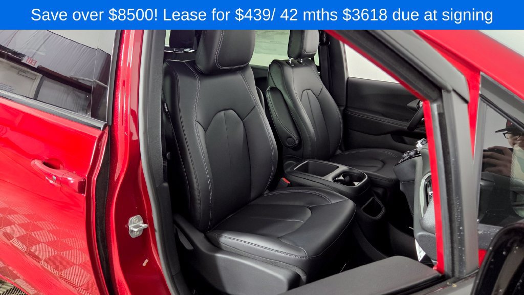 New 2026 Chrysler Pacifica Select FWD image 36