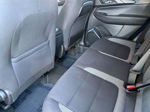Used 2025 Chevrolet TrailBlazer LT AWD/4WD image 9