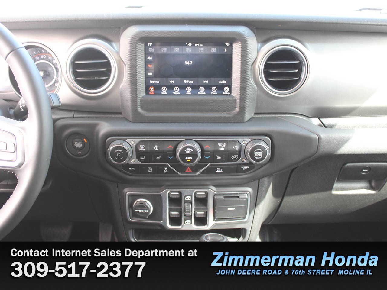 Used 2021 Jeep Wrangler Unlimited Sahara w/ Cold Weather Group AWD/4WD image 16