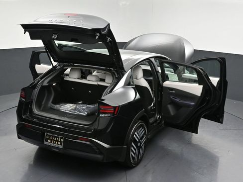 New 2026 Nissan Leaf SV+ w/ Floor Mat Package (SV+) FWD image 33