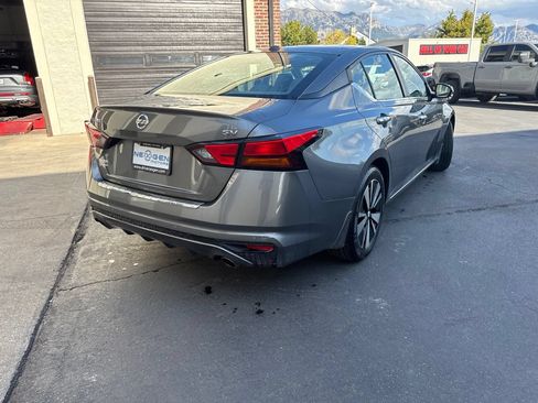 Used 2021 Nissan Altima 2.5 SV w/ SV Premium Package FWD image 8