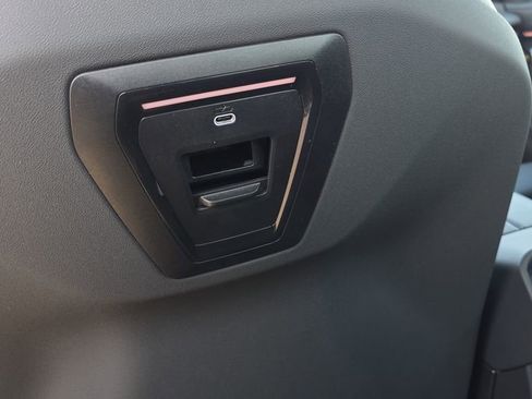 Used 2025 BMW 530i xDrive image 32