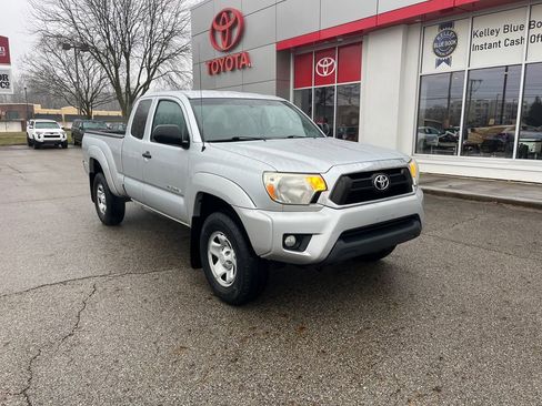 Used 2012 Toyota Tacoma 4x4 Access Cab V6 image 7