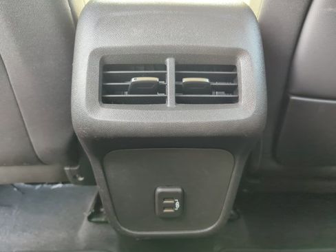 Used 2024 GMC Terrain SLE image 16