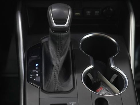 Used 2021 Toyota Highlander XLE image 20