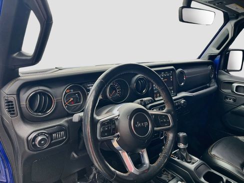 Used 2020 Jeep Wrangler Unlimited Sahara AWD/4WD image 9