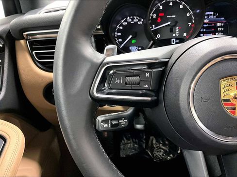 Used 2024 Porsche Macan image 22