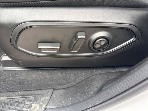 New 2026 Jeep Grand Cherokee Altitude image 10