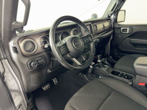 Used 2020 Jeep Gladiator Sport w/ Quick Order Package 24S image 4