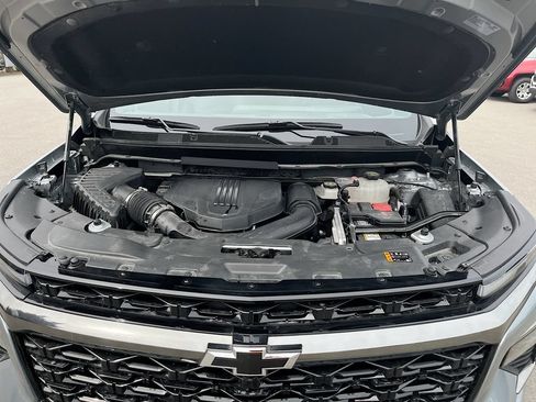 Used 2025 Chevrolet Traverse Z71 w/ Driver Confidence Package AWD/4WD image 32