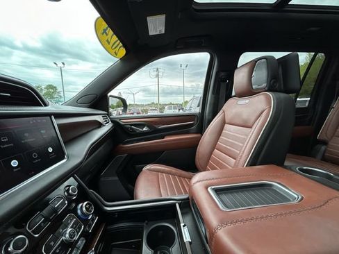 Used 2024 GMC Yukon XL Denali Ultimate w/ LPO, Floor Liner Package AWD/4WD image 58