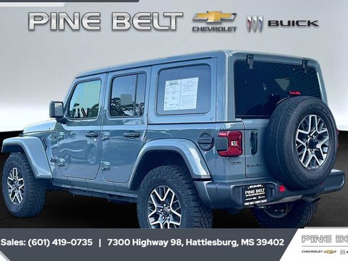 Used 2026 Jeep Wrangler Unlimited Sahara AWD/4WD image 2