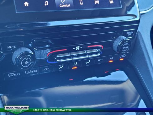 Used 2024 Jeep Grand Cherokee L Laredo image 24