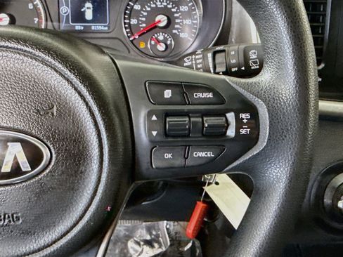 Used 2017 Kia Sorento FWD image 15