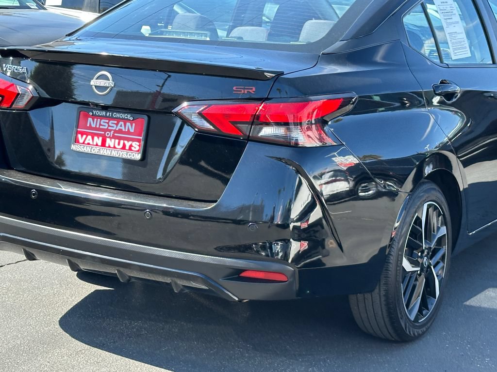 Used 2024 Nissan Versa SR FWD image 8
