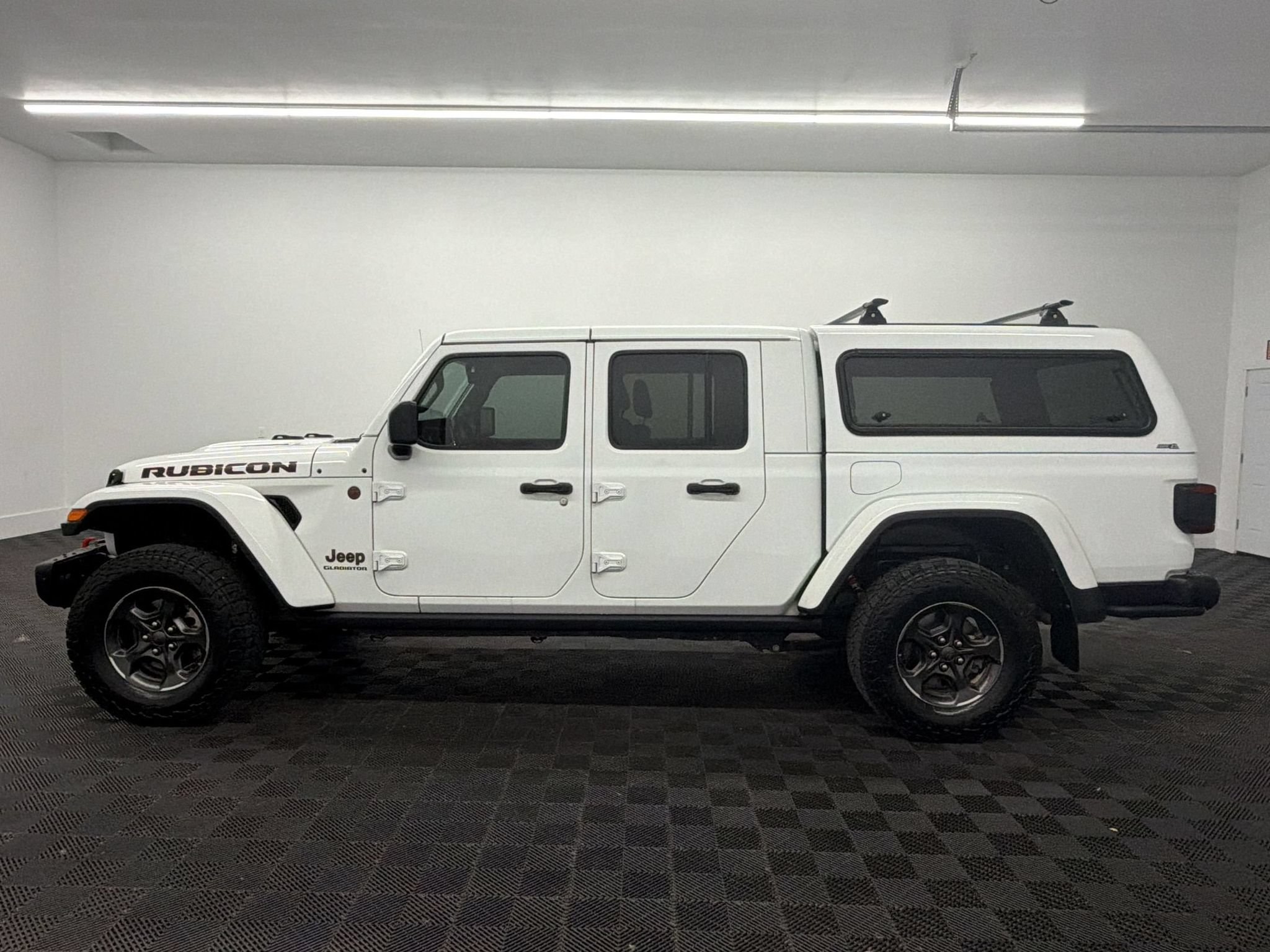 Used 2020 Jeep Gladiator Rubicon AWD/4WD image 2