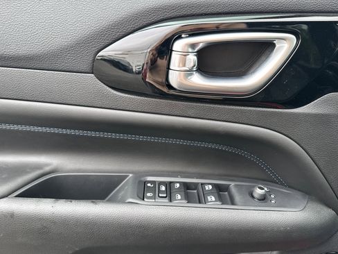 New 2026 Jeep Compass Latitude image 10