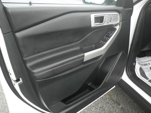 Certified 2024 Ford Explorer XLT w/ Equipment Group 202A image 16