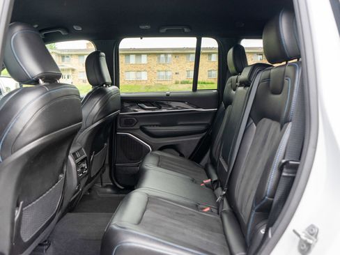 Used 2022 Jeep Grand Cherokee Trailhawk w/ Luxury Tech Group III AWD/4WD image 30