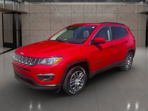 Used 2019 Jeep Compass Latitude image 2