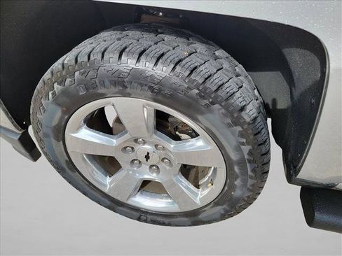 Used 2017 Chevrolet Silverado 1500 LT w/ Texas Edition RWD image 9