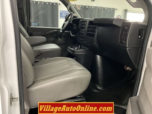 Used 2021 Chevrolet Express 2500 Extended w/ Driver Convenience Package RWD image 31