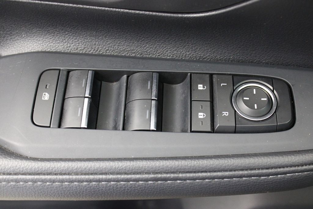 Used 2025 Toyota Grand Highlander AWD image 17