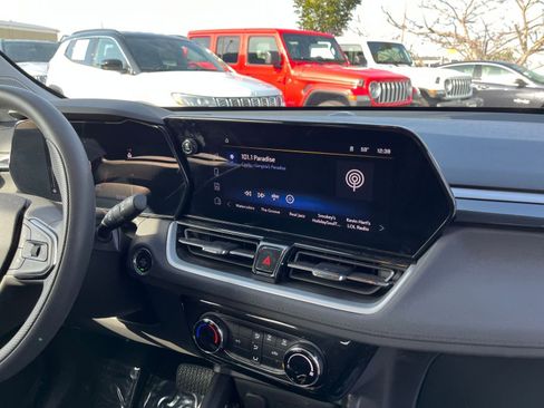 Used 2025 Chevrolet TrailBlazer LT image 18