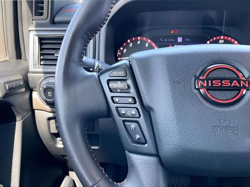 Used 2024 Nissan Titan PRO-4X w/ Pro-4x Convenience Package AWD/4WD image 10