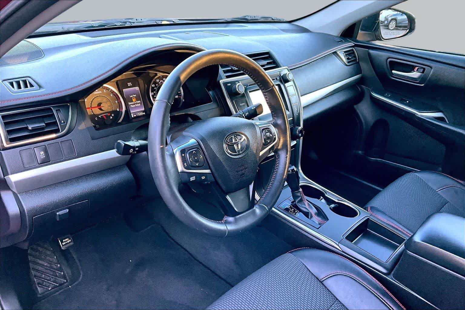 Used 2016 Toyota Camry SE FWD image 16