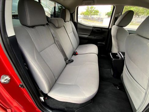 Used 2018 Toyota Tacoma SR w/ SR Convenience Package image 19