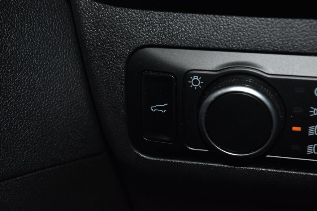 Used 2024 Ford Escape ST-Line w/ Tech Pack #1 FWD image 17