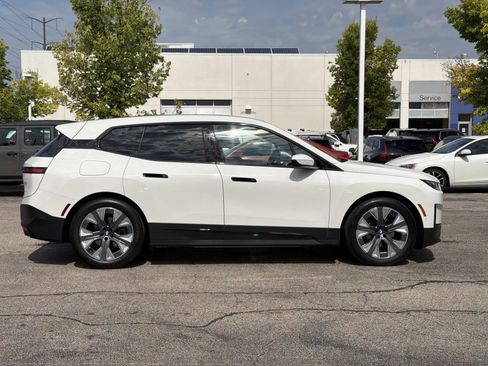 Certified 2023 BMW iX xDrive50 w/ Premium Package AWD/4WD image 4