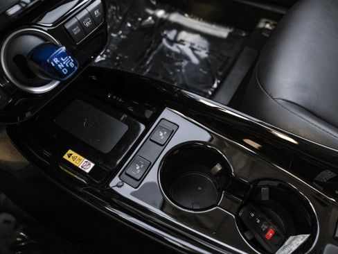 Used 2021 Toyota Prius Prime XLE image 24