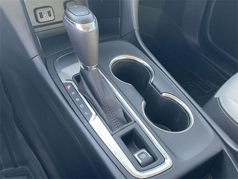 Certified 2018 Chevrolet Equinox LT w/ Sun & Infotainment Package image 19