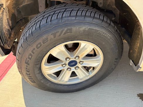 Used 2015 Ford F150 XLT w/ Trailer Tow Package image 10