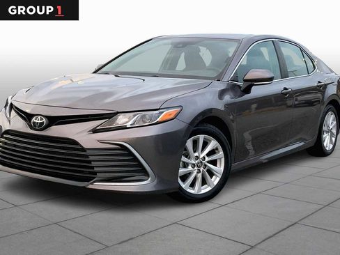 Used 2024 Toyota Camry LE w/ Convenience Package FWD image 1