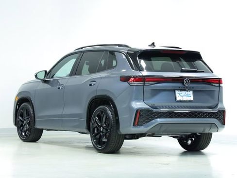 New 2026 Volkswagen Tiguan SE R-Line FWD image 6