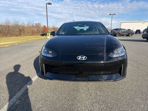 Used 2025 Hyundai Ioniq 6 SEL image 3