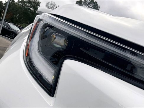 Used 2023 Toyota Corolla SE w/ SE Package image 30