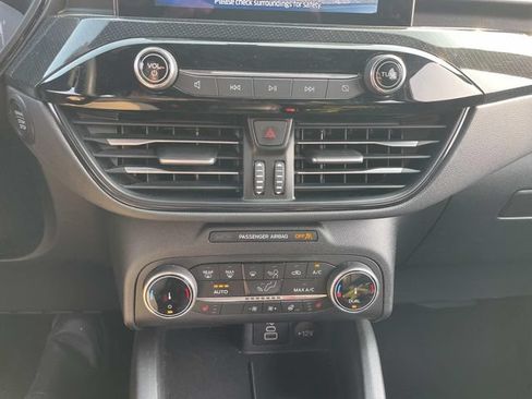 Used 2025 Ford Escape ST-Line Select AWD/4WD image 28