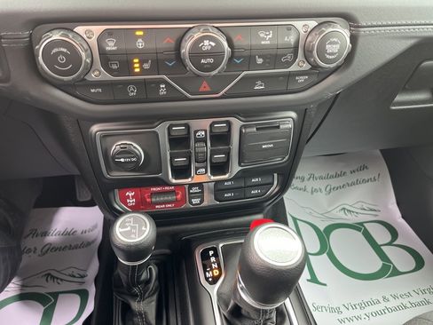 New 2025 Jeep Gladiator Rubicon w/ Convenience Group image 23