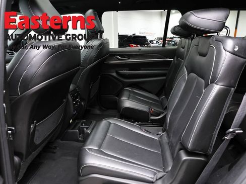 Used 2024 Jeep Grand Cherokee L Limited w/ Luxury Tech Group II AWD/4WD image 23