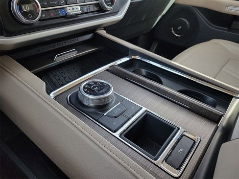 Used 2024 Ford Expedition Max Limited image 25