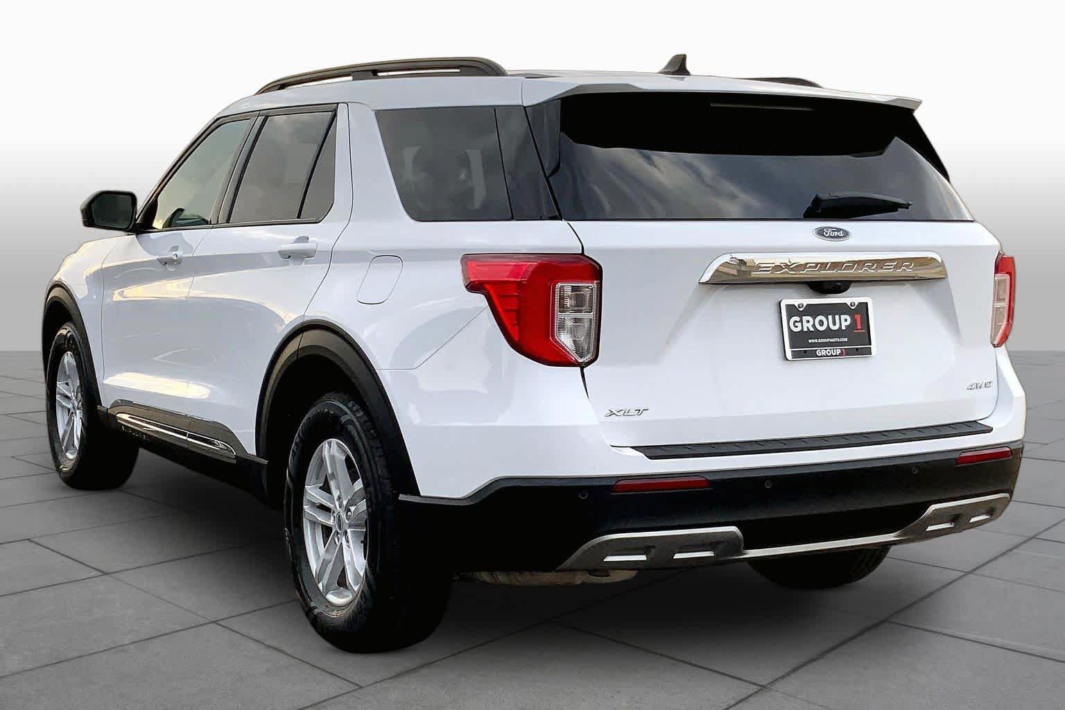 Used 2024 Ford Explorer XLT w/ Equipment Group 202A AWD/4WD image 12